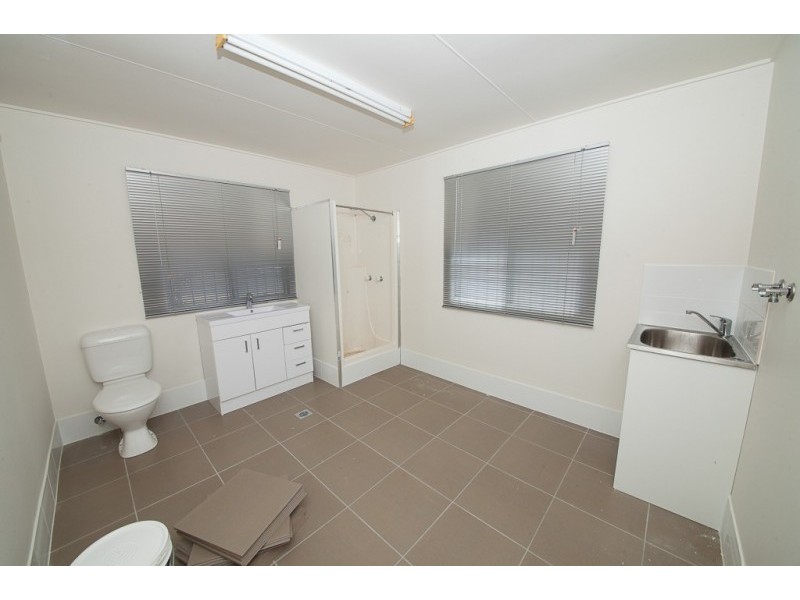 6 William Street, Blackstone QLD 4304