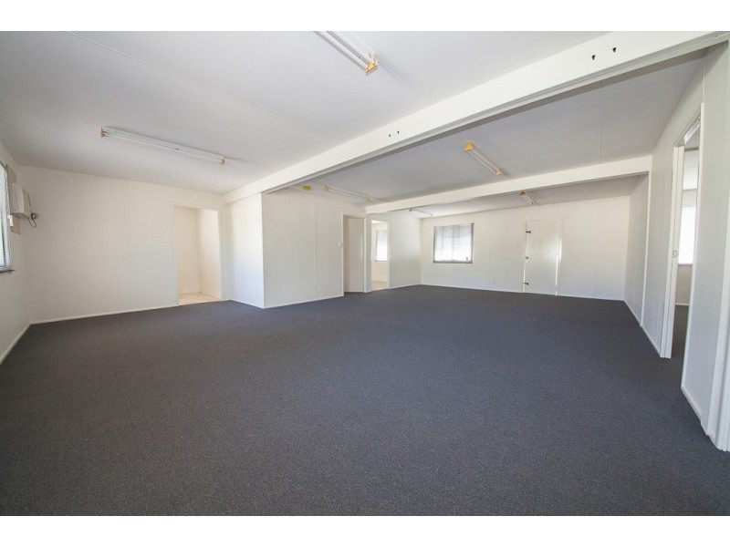 6 William Street, Blackstone QLD 4304