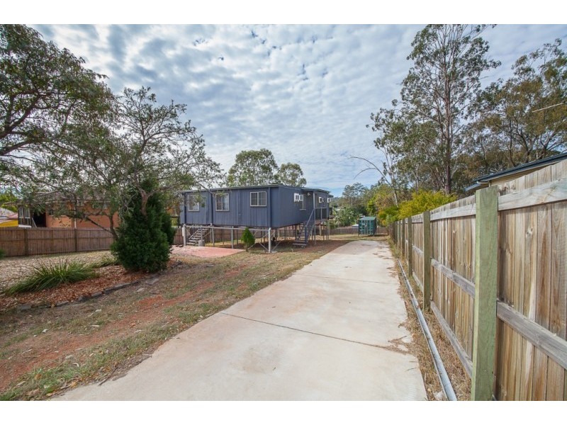 6 William Street, Blackstone QLD 4304