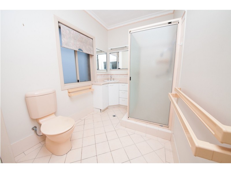 1 Lloyd George Street, Eastern Heights QLD 4305