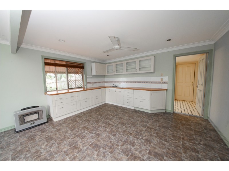 1 Lloyd George Street, Eastern Heights QLD 4305