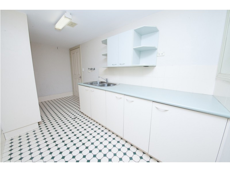 1 Lloyd George Street, Eastern Heights QLD 4305