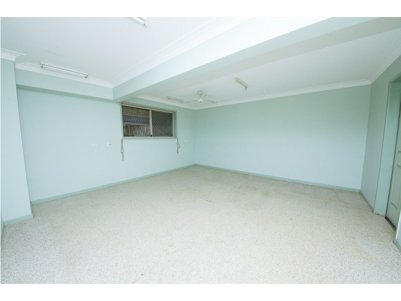 1 Lloyd George Street, Eastern Heights QLD 4305