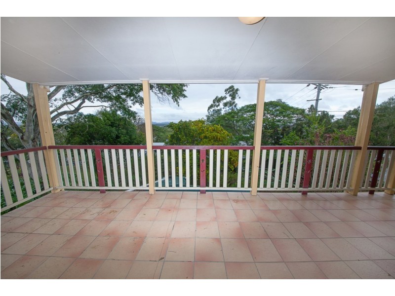 1 Lloyd George Street, Eastern Heights QLD 4305