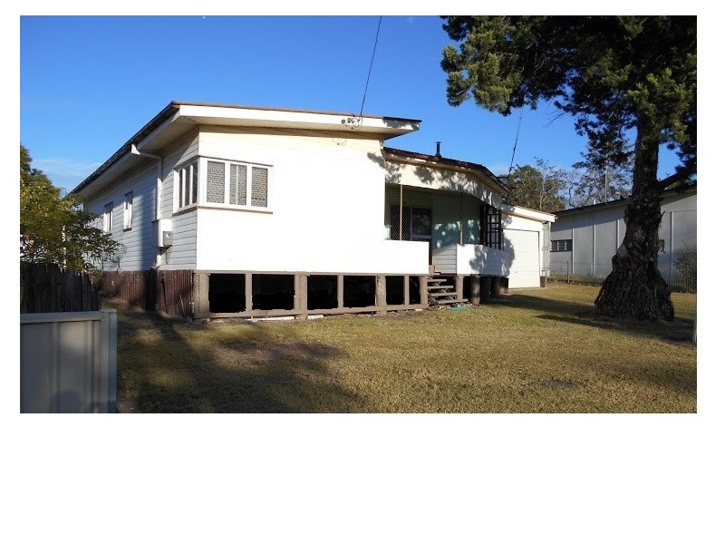 75 Flinders Street, Monto QLD 4630