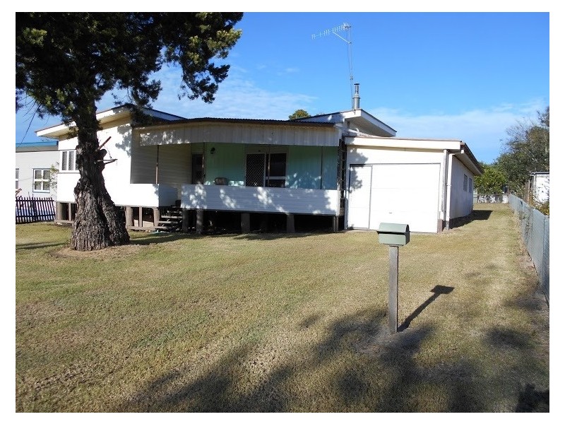 75 Flinders Street, Monto QLD 4630