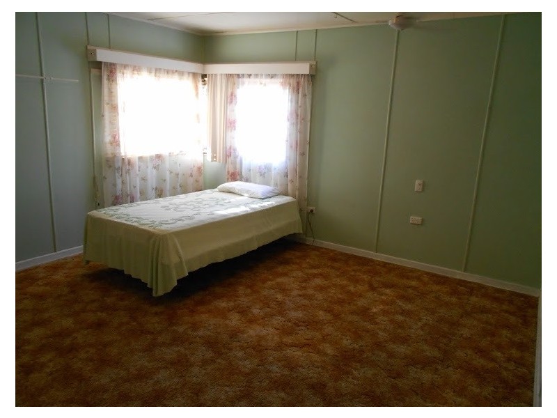75 Flinders Street, Monto QLD 4630