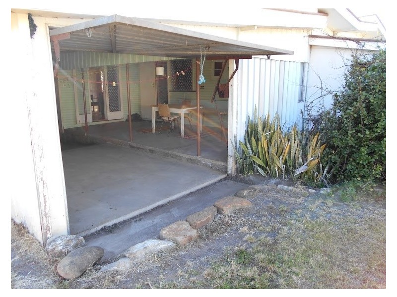 75 Flinders Street, Monto QLD 4630
