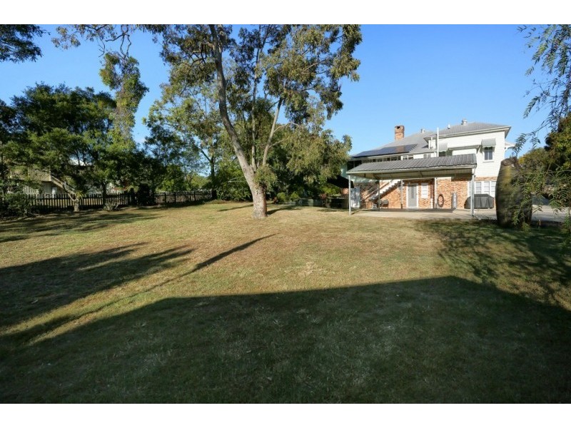 1 Fahy Street, Brassall QLD 4305