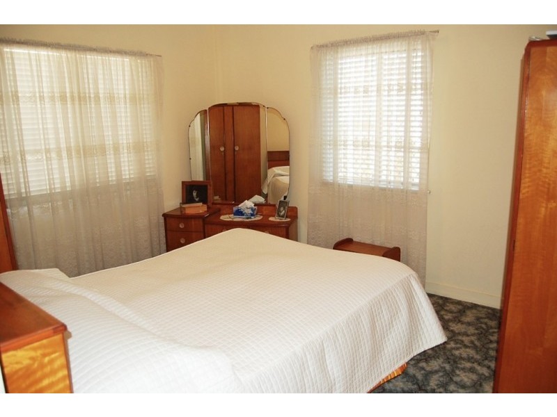 23 Walkers Lane, Booval QLD 4304