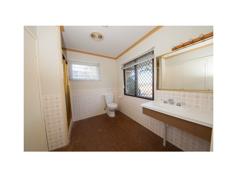 295 Whitehill Road, Flinders View QLD 4305