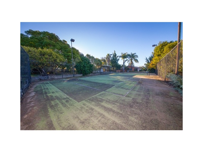 295 Whitehill Road, Flinders View QLD 4305