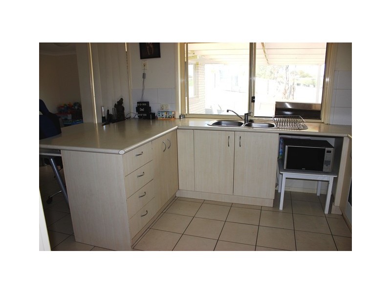 4 Oak Court, Yamanto QLD 4305