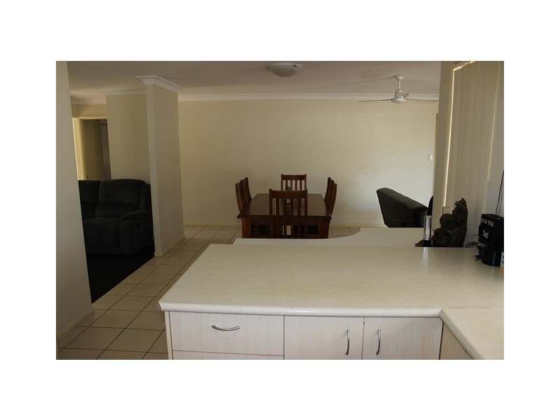 4 Oak Court, Yamanto QLD 4305