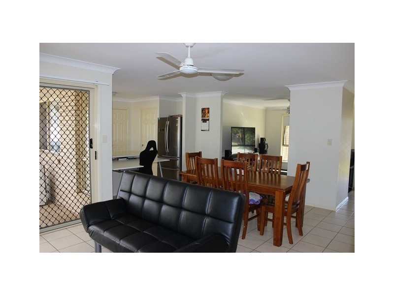 4 Oak Court, Yamanto QLD 4305