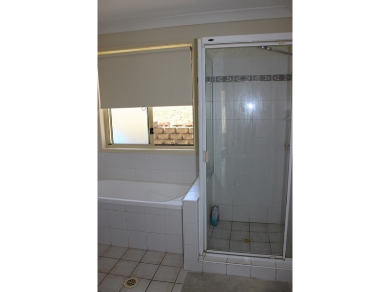 4 Oak Court, Yamanto QLD 4305