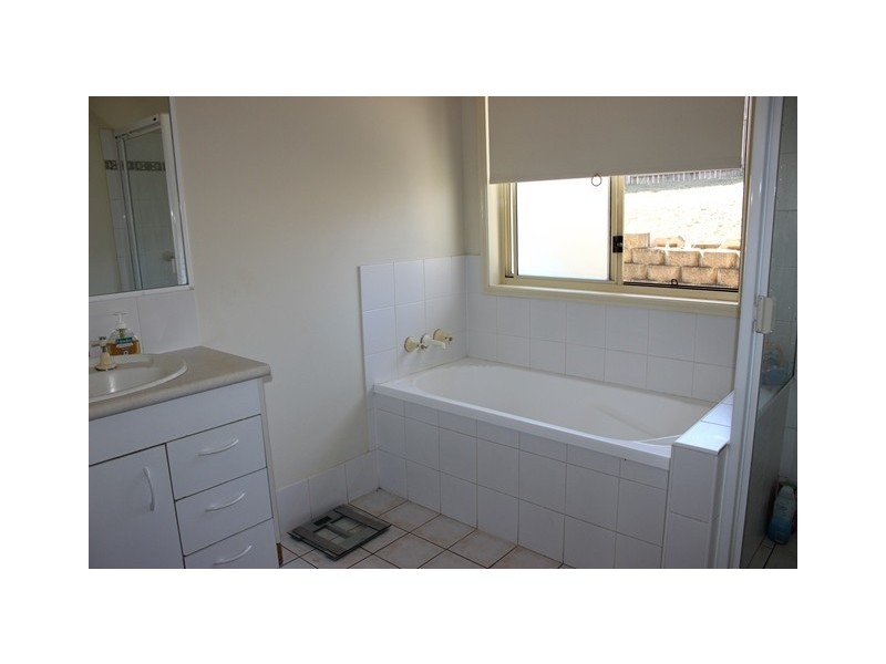 4 Oak Court, Yamanto QLD 4305