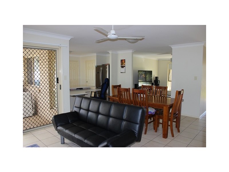 4 Oak Court, Yamanto QLD 4305