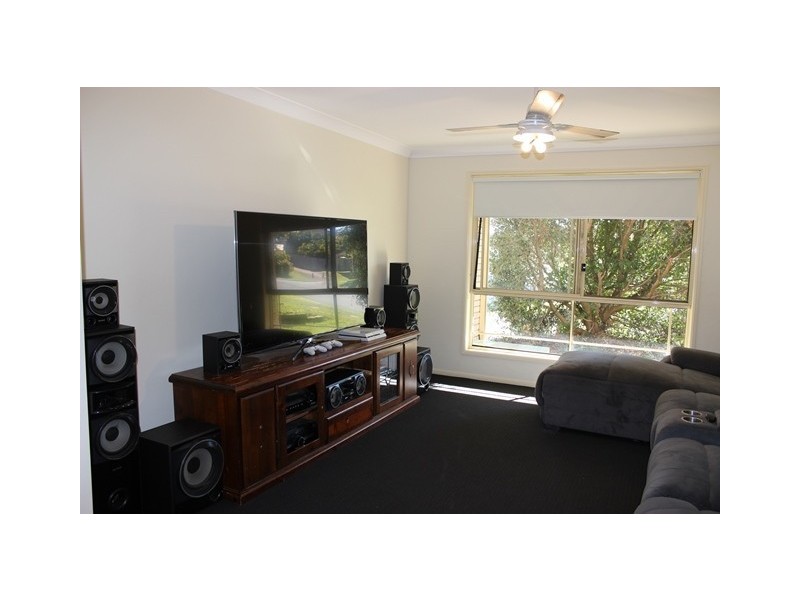 4 Oak Court, Yamanto QLD 4305