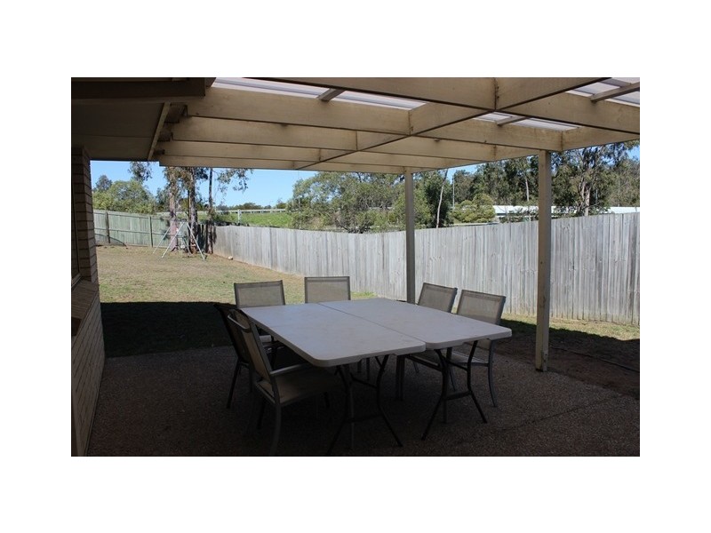 4 Oak Court, Yamanto QLD 4305