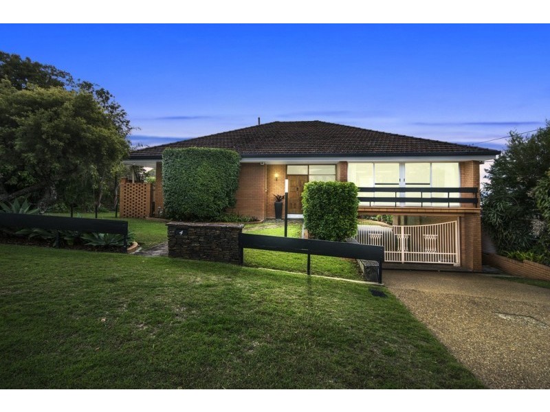 4 Rose Street, Eastern Heights QLD 4305