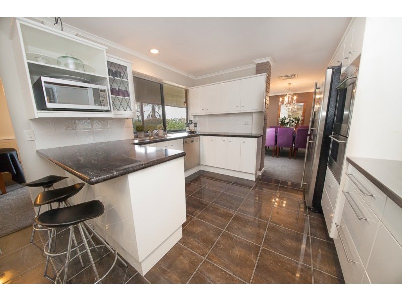 4 Rose Street, Eastern Heights QLD 4305