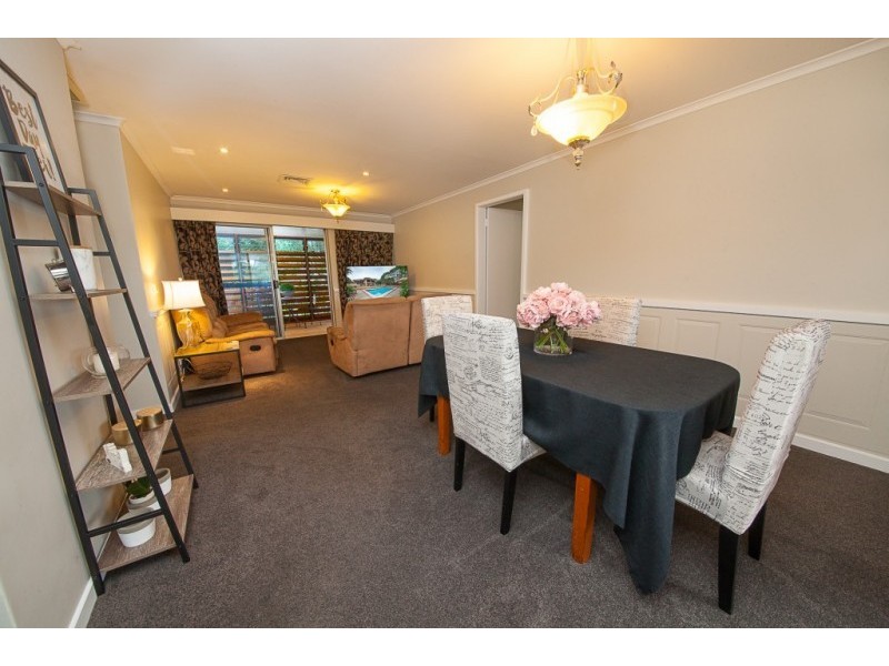 4 Rose Street, Eastern Heights QLD 4305