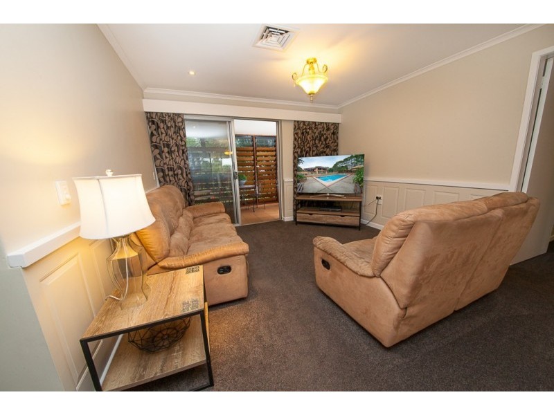 4 Rose Street, Eastern Heights QLD 4305