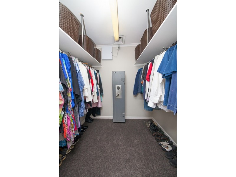 4 Rose Street, Eastern Heights QLD 4305