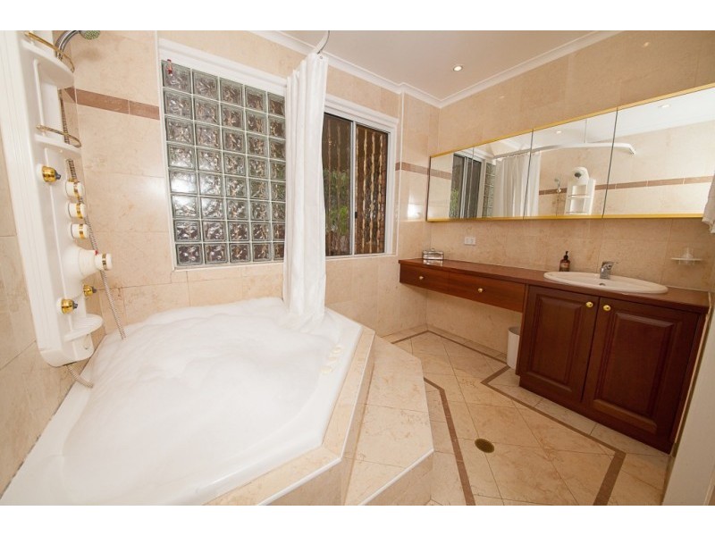 4 Rose Street, Eastern Heights QLD 4305