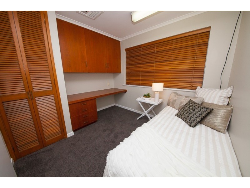 4 Rose Street, Eastern Heights QLD 4305