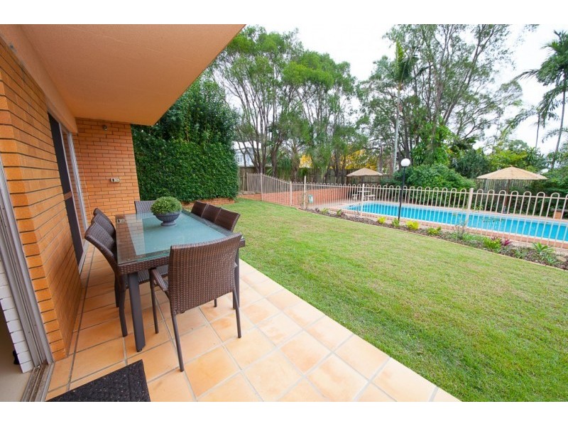 4 Rose Street, Eastern Heights QLD 4305