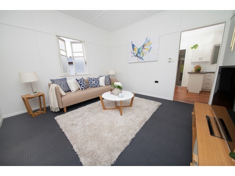 1 Simmons Road, North Ipswich QLD 4305