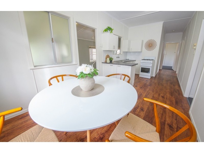 1 Simmons Road, North Ipswich QLD 4305