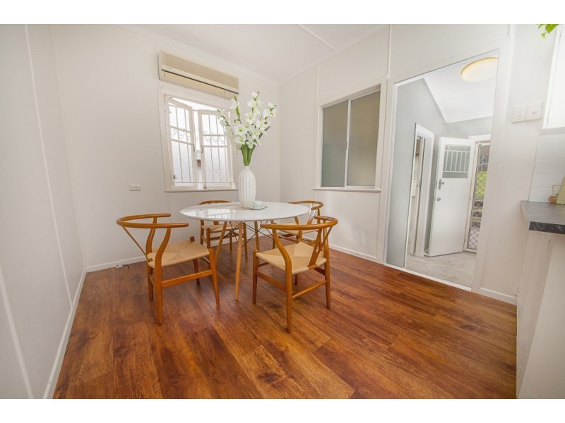 1 Simmons Road, North Ipswich QLD 4305