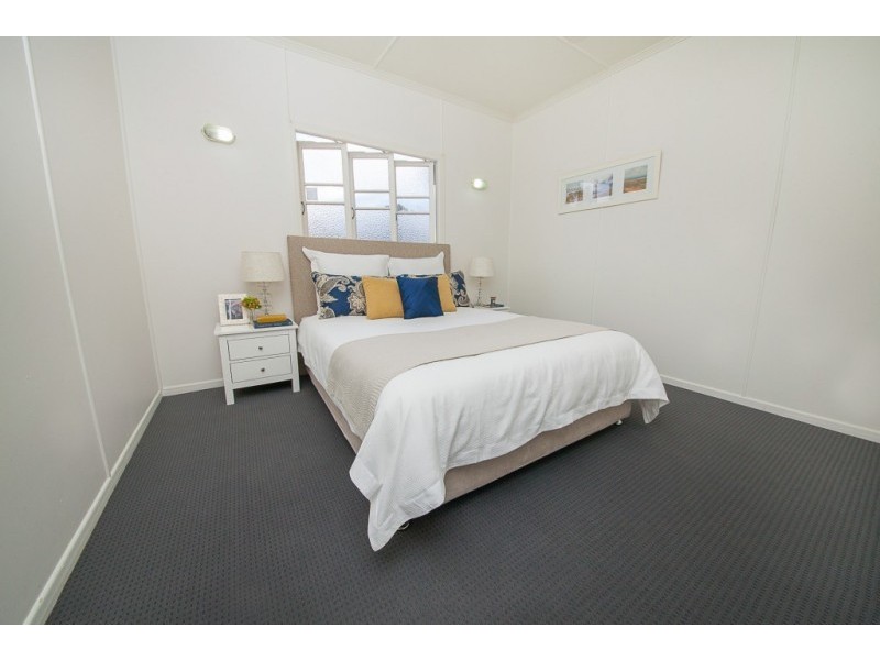 1 Simmons Road, North Ipswich QLD 4305