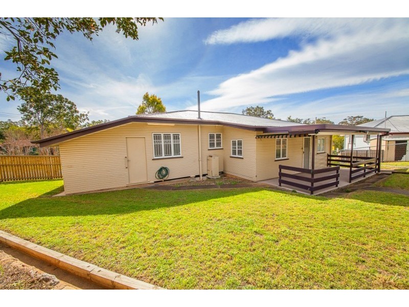1 Simmons Road, North Ipswich QLD 4305