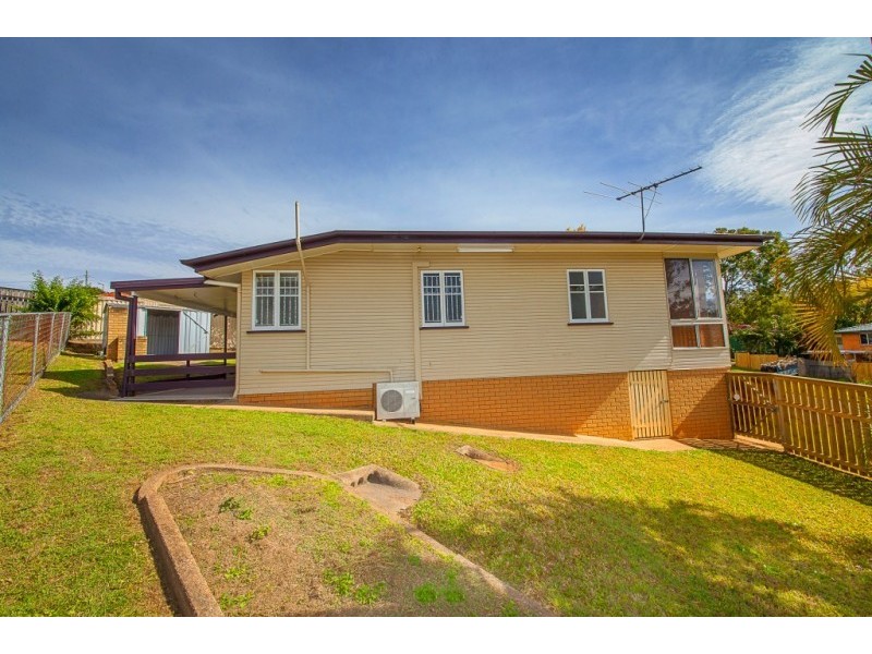 1 Simmons Road, North Ipswich QLD 4305