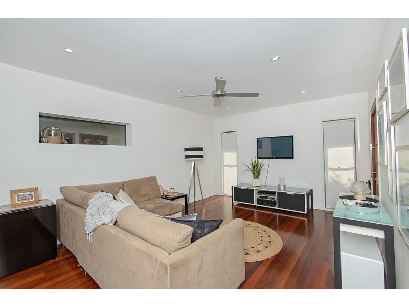 27 Taylor Street, Eastern Heights QLD 4305