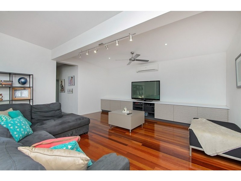 27 Taylor Street, Eastern Heights QLD 4305