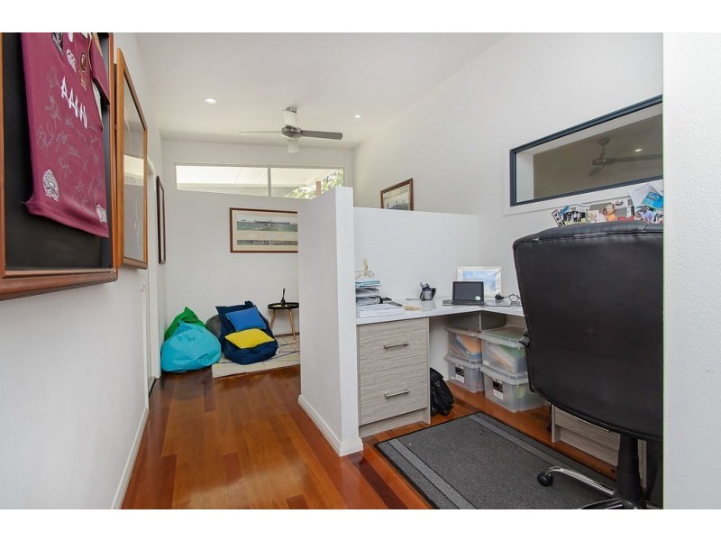 27 Taylor Street, Eastern Heights QLD 4305
