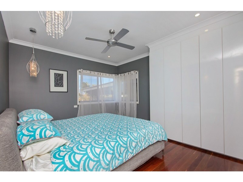 27 Taylor Street, Eastern Heights QLD 4305