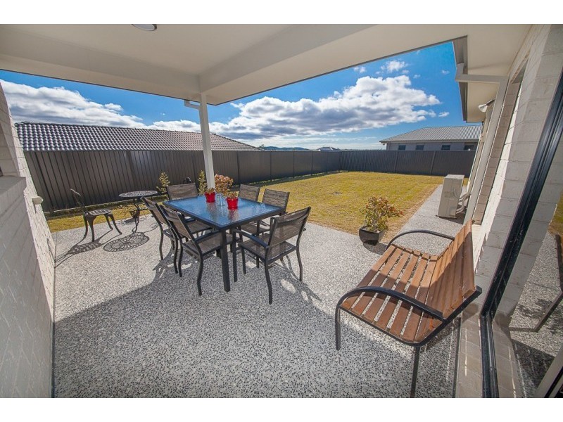 9 Nelson Circuit, Brassall QLD 4305