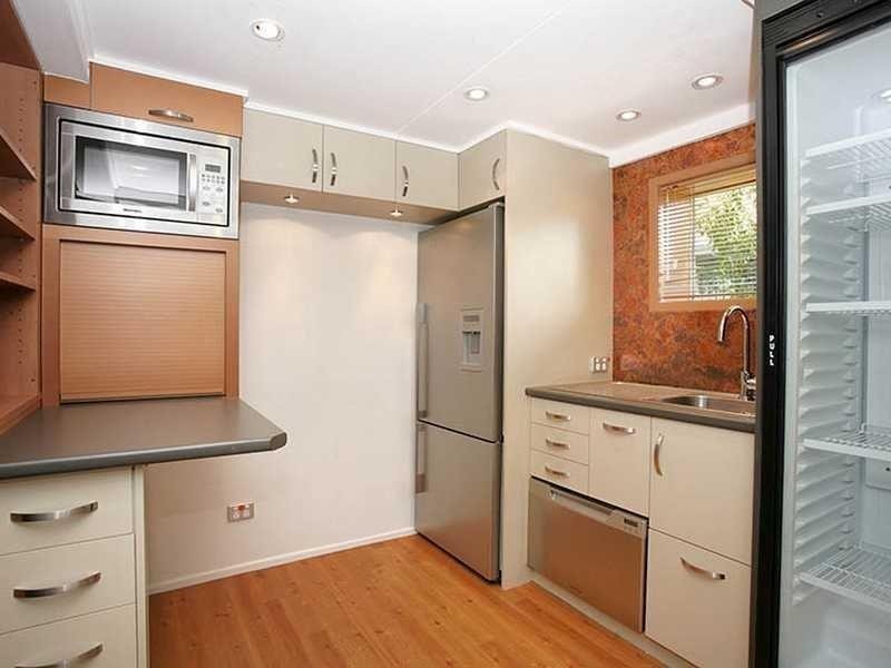 17 Macquarie Street, Booval QLD 4304