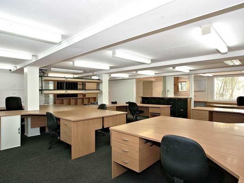17 Macquarie Street, Booval QLD 4304