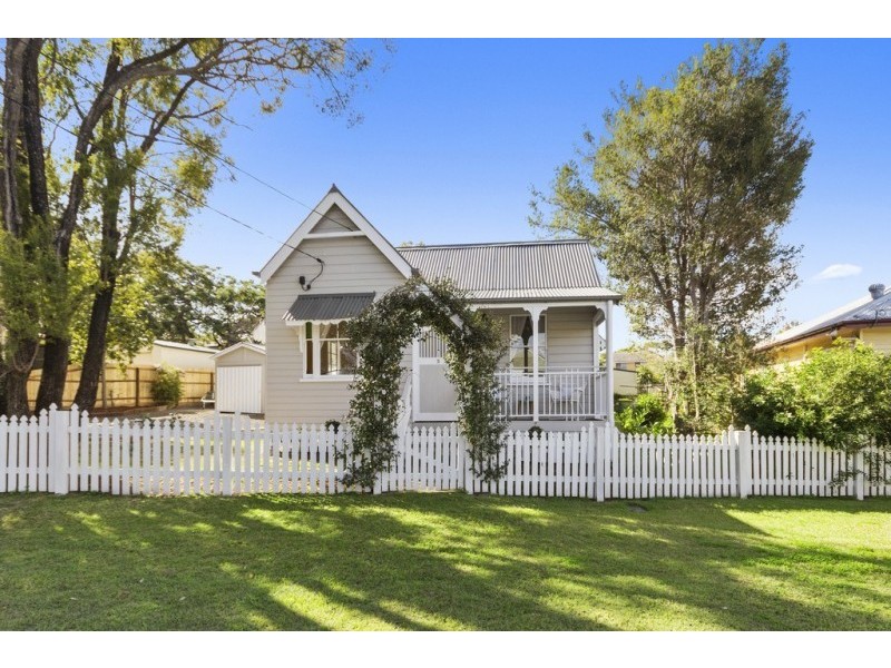 5 McLean Street, North Ipswich QLD 4305