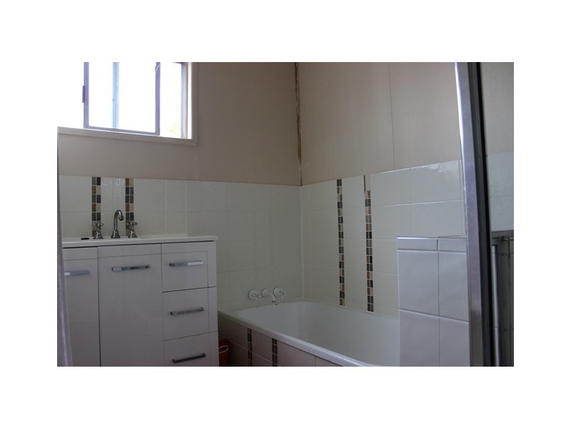 8 Eton Avenue, Flinders View QLD 4305