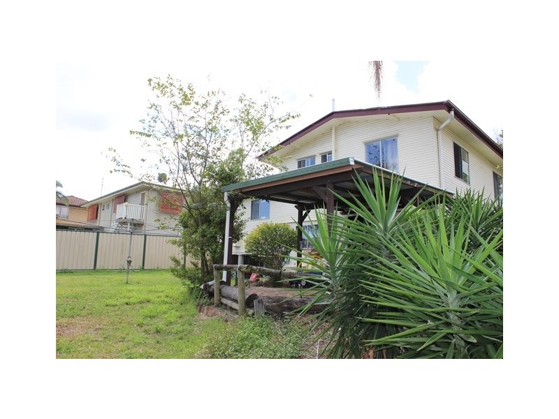 8 Eton Avenue, Flinders View QLD 4305