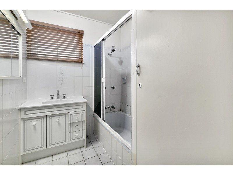 285 South Station Road, Raceview QLD 4305