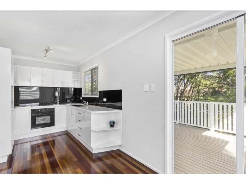 27 Edwards Street, Flinders View QLD 4305